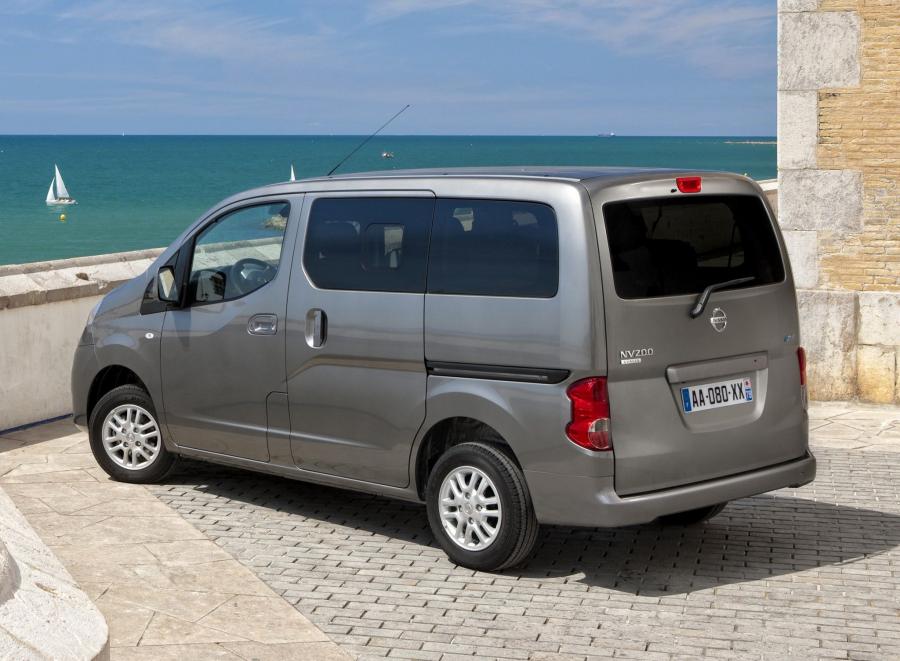  Nissan NV200 Evalia 2010 года  (фото 3 из 5)
